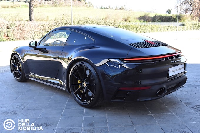 PORSCHE 911 Carrera 4S